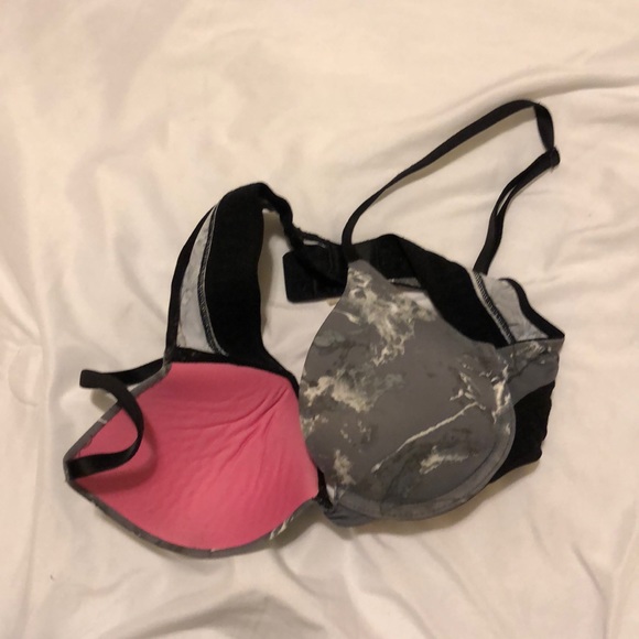 Pink bra - Picture 2 of 2